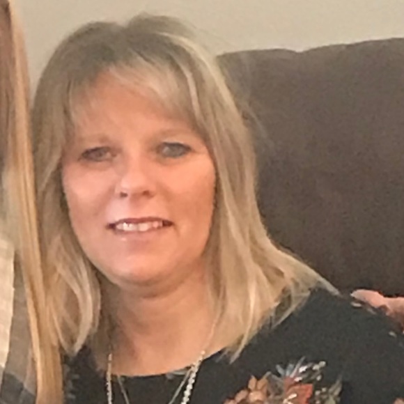 Meet your Posher, Julie - Picture 2 of 2